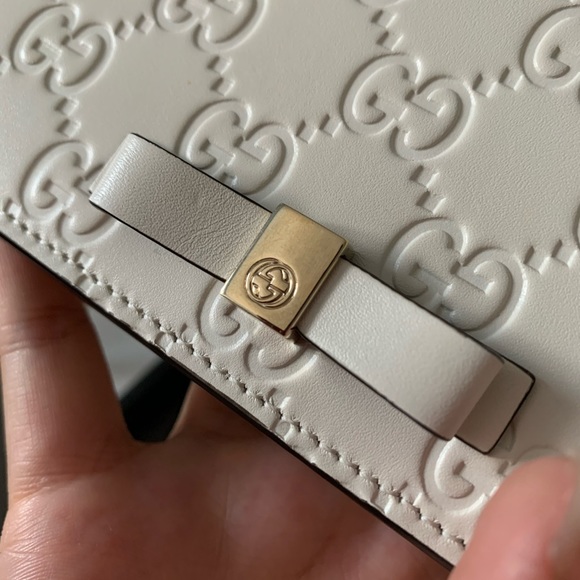Gucci monogram crossbody wallet on chain - Picture 3 of 9